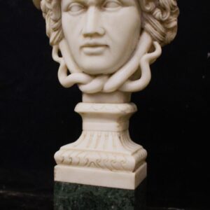 Escultura Medusa Rondanini mármol