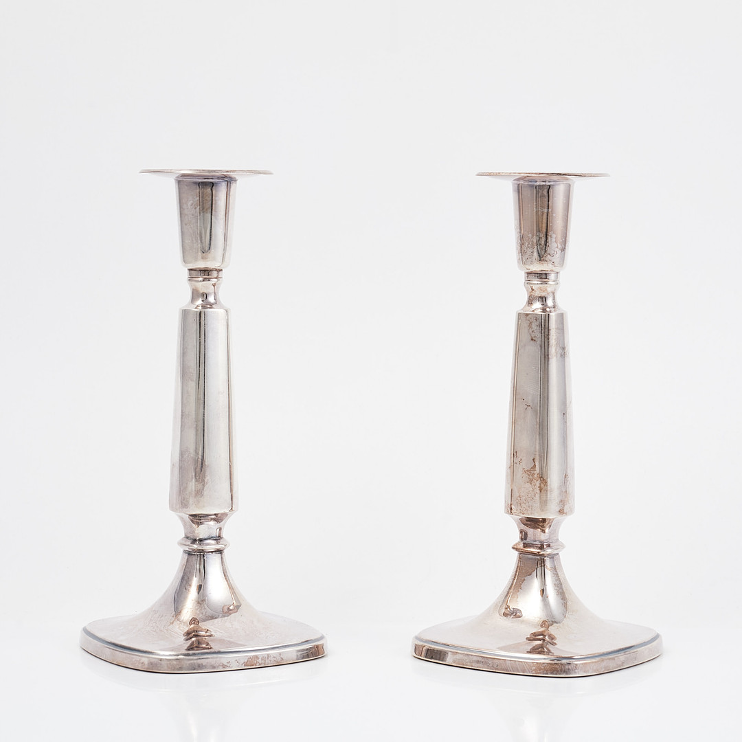 Par de candelabros en plata diseñados por Tore Eldh para Ceson -Suecia-