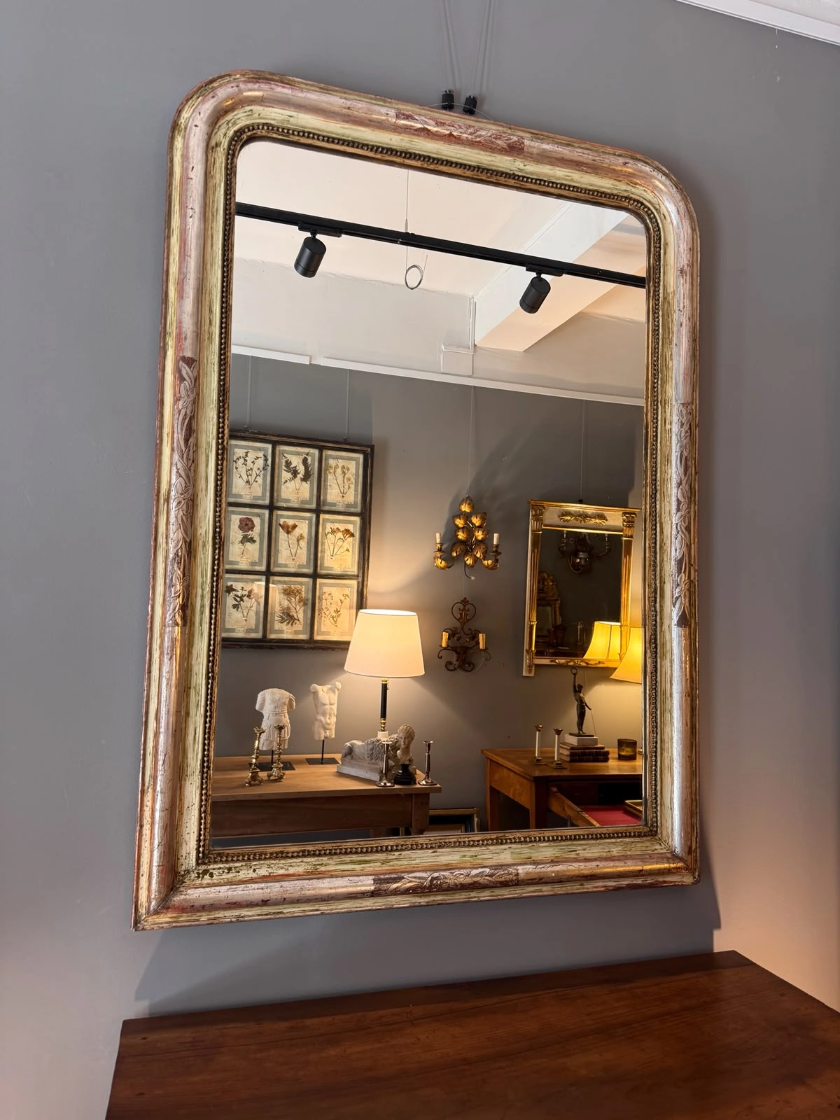 Espejo Louis Philippe con decoración grabada - Imagen 2